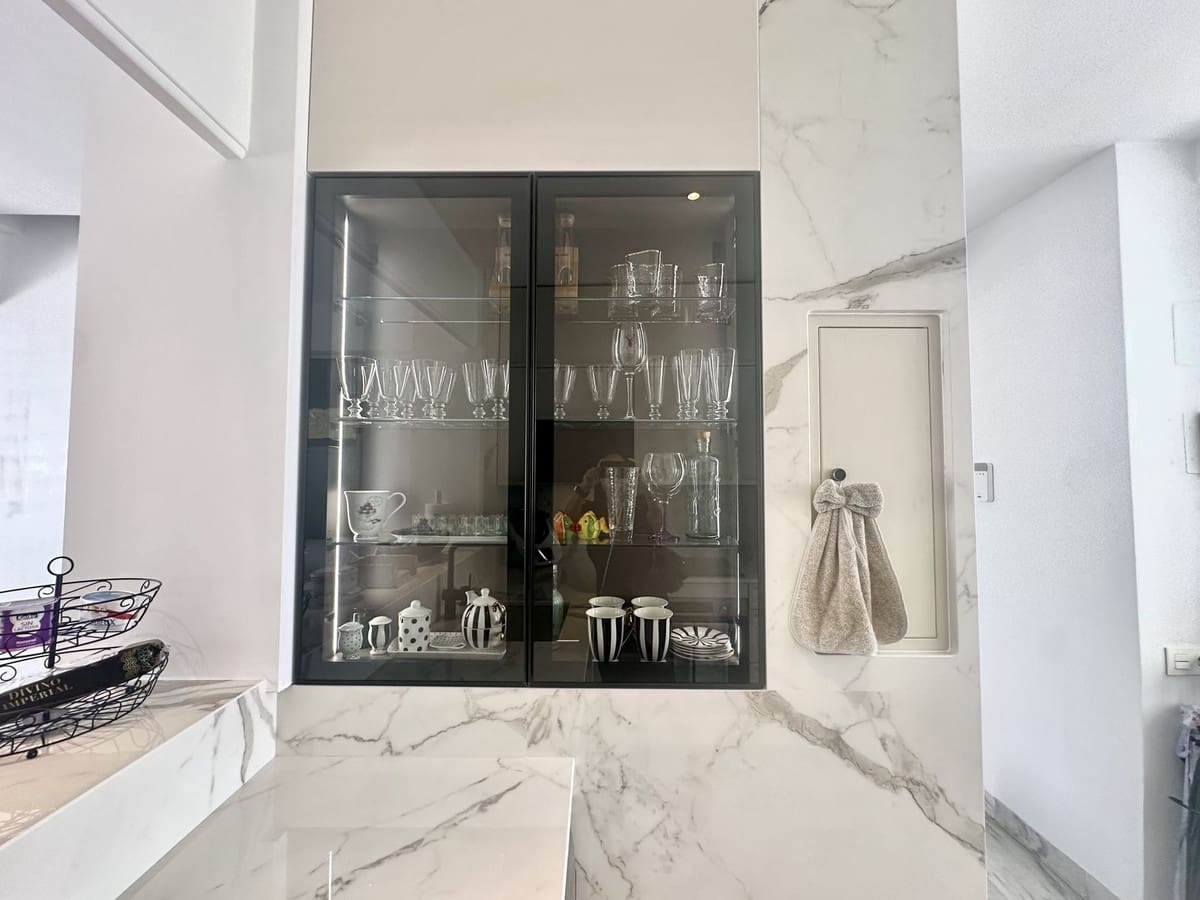 2 quarto Apartamento de Praia para arrendar em Marbella com piscina garagem - 3 000 € (Ref: 10012529)