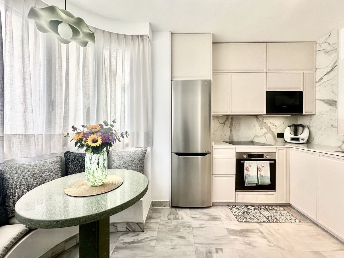 2 quarto Apartamento de Praia para arrendar em Marbella com piscina garagem - 3 000 € (Ref: 10012529)