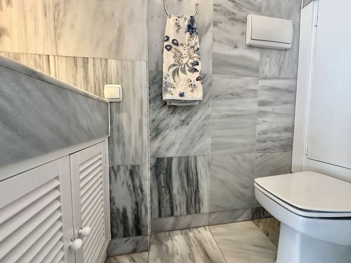 2 quarto Apartamento de Praia para arrendar em Marbella com piscina garagem - 3 000 € (Ref: 10012529)