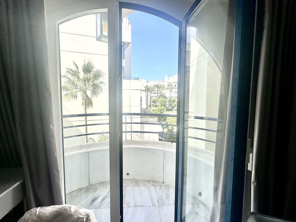 2 quarto Apartamento de Praia para arrendar em Marbella com piscina garagem - 3 000 € (Ref: 10012529)