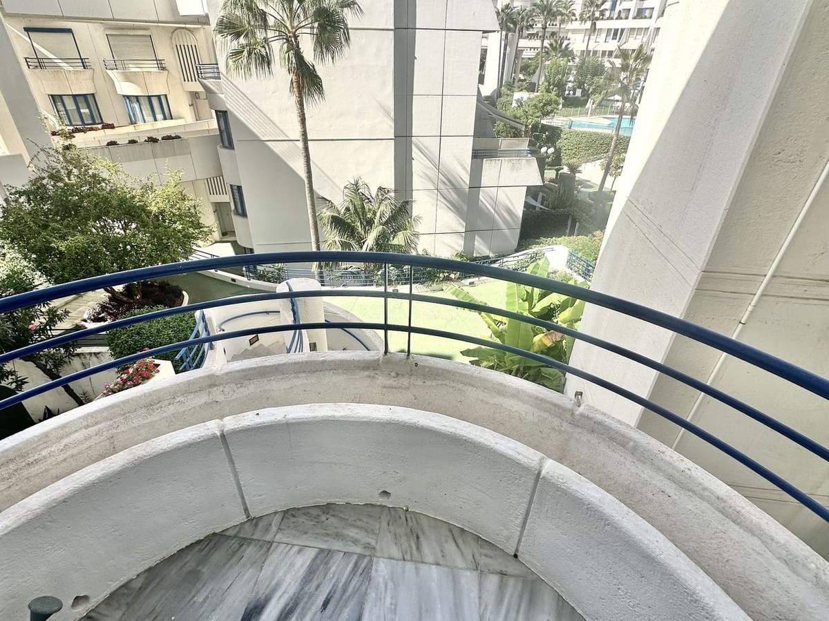 2 quarto Apartamento de Praia para arrendar em Marbella com piscina garagem - 3 000 € (Ref: 10012529)