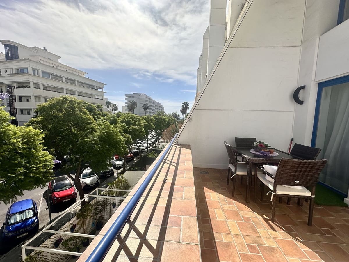 2 quarto Apartamento de Praia para arrendar em Marbella com piscina garagem - 3 000 € (Ref: 10012529)