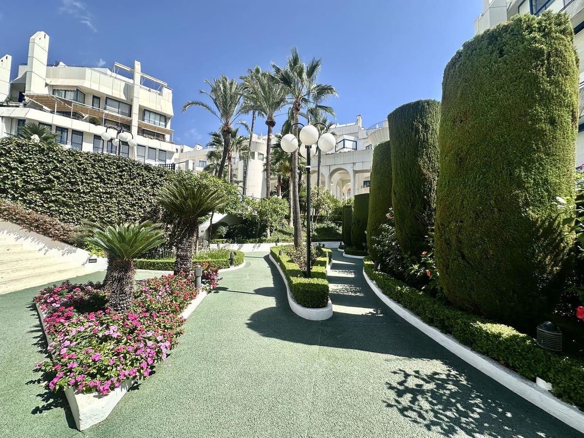 2 quarto Apartamento de Praia para arrendar em Marbella com piscina garagem - 3 000 € (Ref: 10012529)