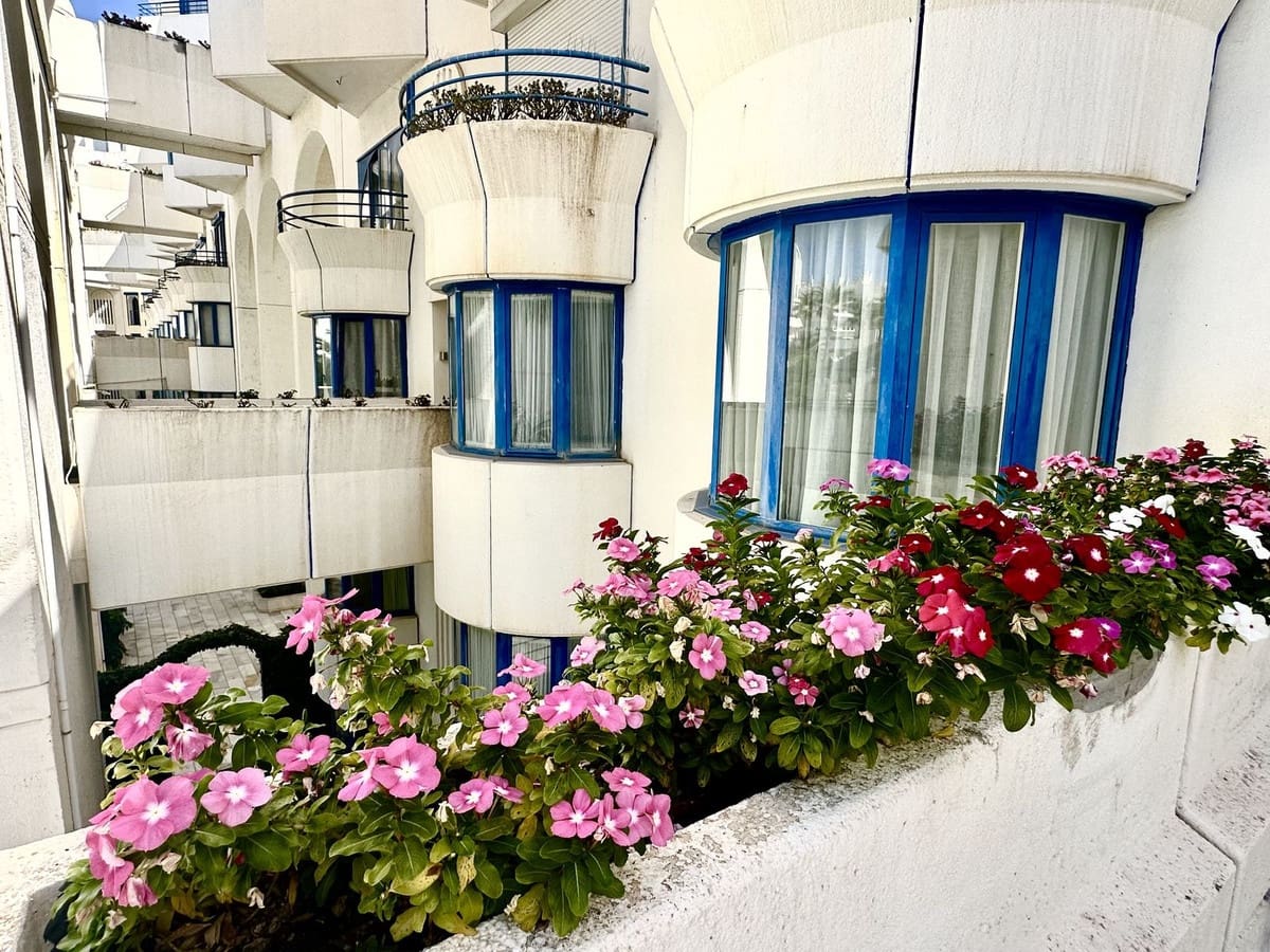 2 quarto Apartamento de Praia para arrendar em Marbella com piscina garagem - 3 000 € (Ref: 10012529)