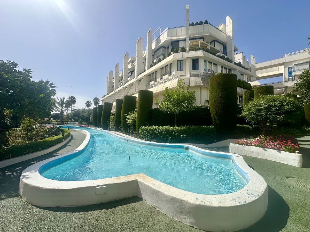 2 quarto Apartamento de Praia para arrendar em Marbella com piscina garagem - 3 000 € (Ref: 10012529)