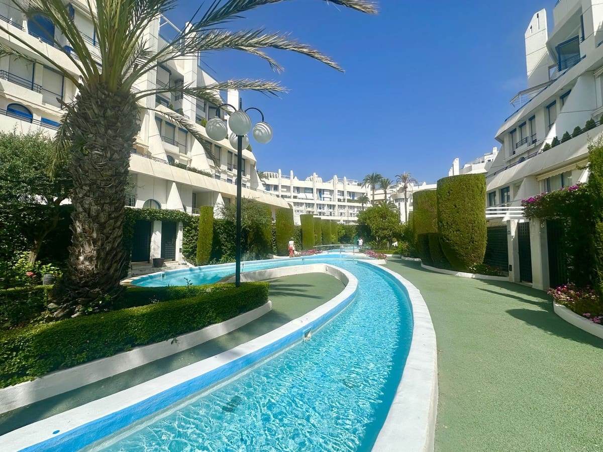 2 quarto Apartamento de Praia para arrendar em Marbella com piscina garagem - 3 000 € (Ref: 10012529)