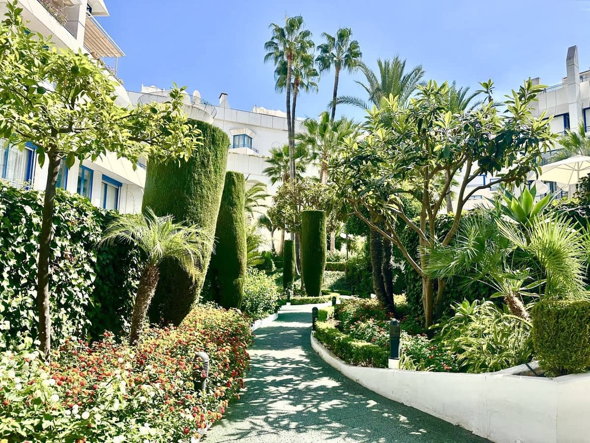 2 quarto Apartamento de Praia para arrendar em Marbella com piscina garagem - 3 000 € (Ref: 10012529)
