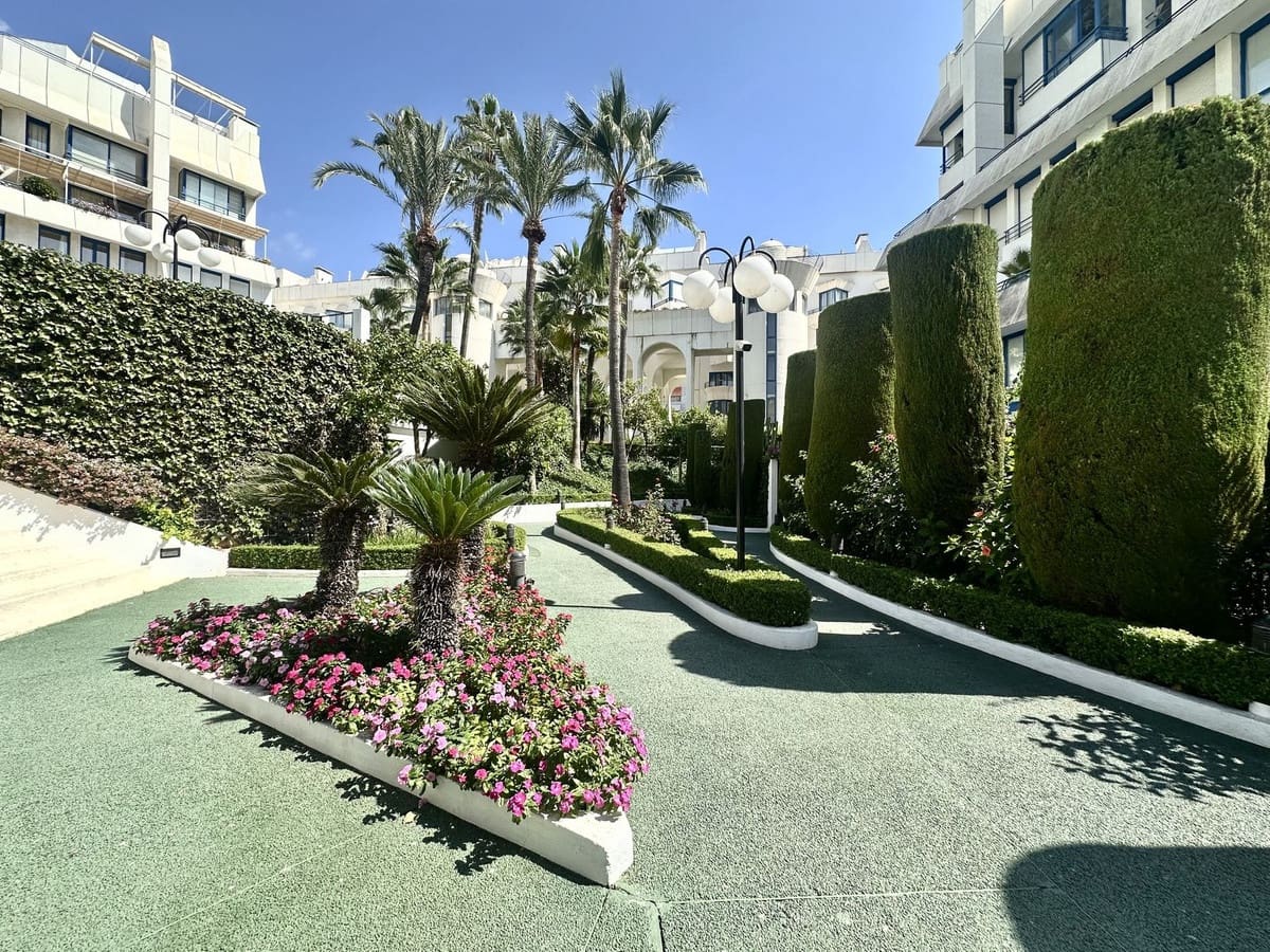 2 quarto Apartamento de Praia para arrendar em Marbella com piscina garagem - 3 000 € (Ref: 10012529)