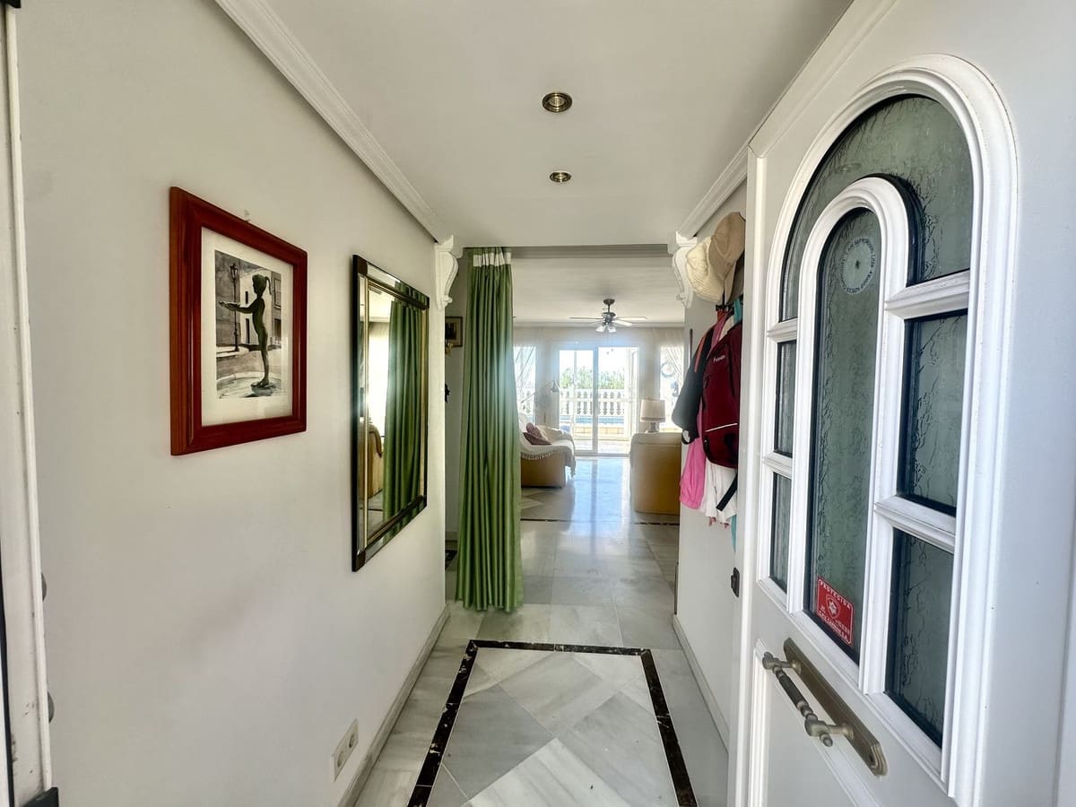 3 soverom Villa til salgs i Calahonda med svømmebasseng garasje - € 650 000 (Ref: 10054408)