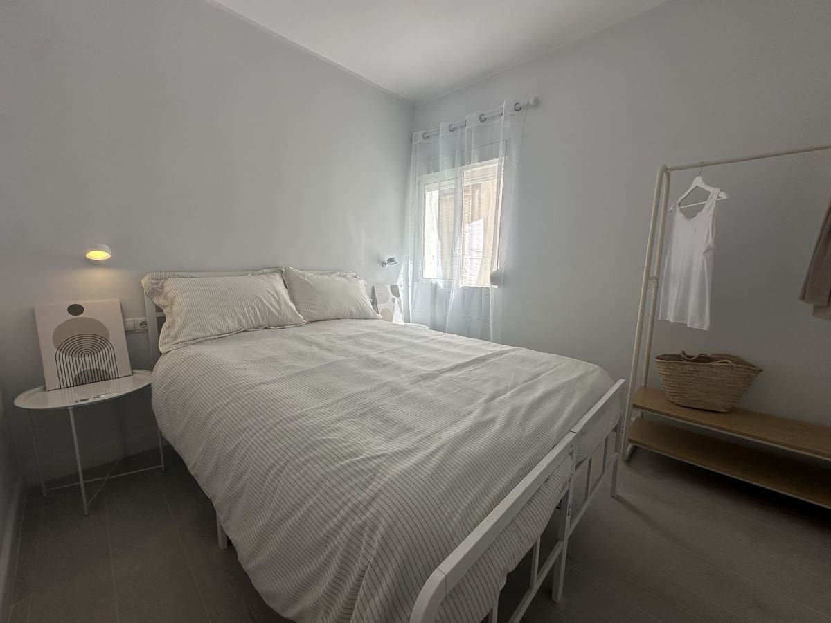 2 bedroom Apartment for sale in Fuengirola - € 217,000 (Ref: 10073118)