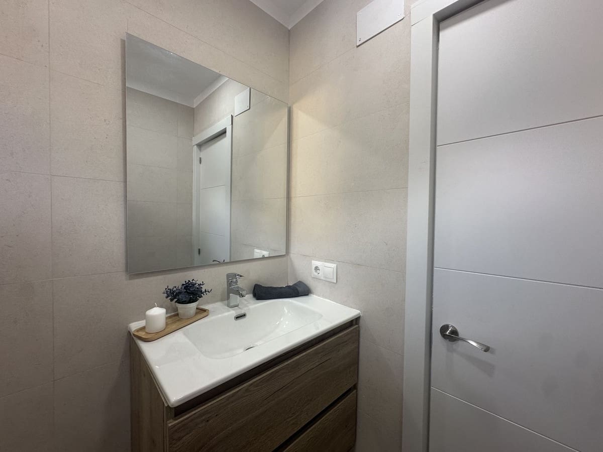 2 bedroom Apartment for sale in Fuengirola - € 217,000 (Ref: 10073118)