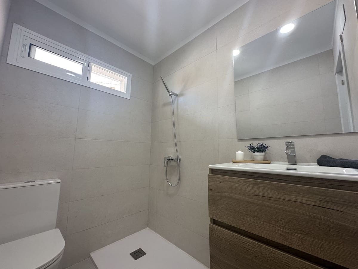 2 bedroom Apartment for sale in Fuengirola - € 217,000 (Ref: 10073118)