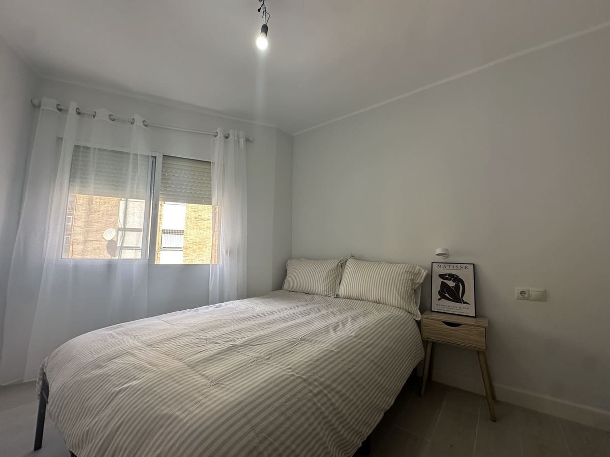 2 bedroom Apartment for sale in Fuengirola - € 217,000 (Ref: 10073118)