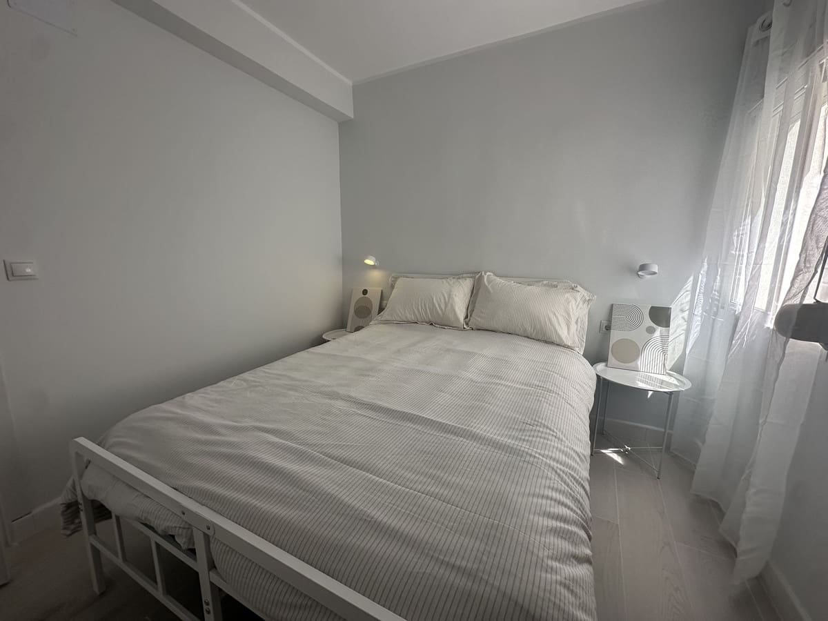2 bedroom Apartment for sale in Fuengirola - € 217,000 (Ref: 10073118)