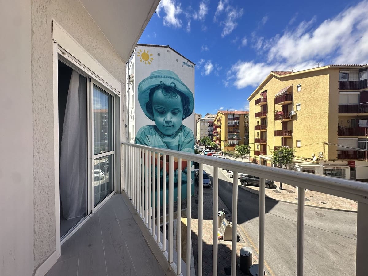 2 bedroom Apartment for sale in Fuengirola - € 217,000 (Ref: 10073118)
