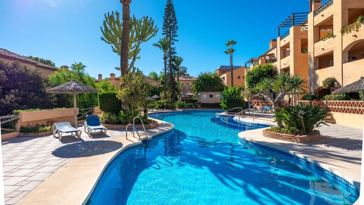 2 soveværelse Penthouse til salg i Riviera del Sol med swimmingpool - € 316.000 (Ref: 10124893)