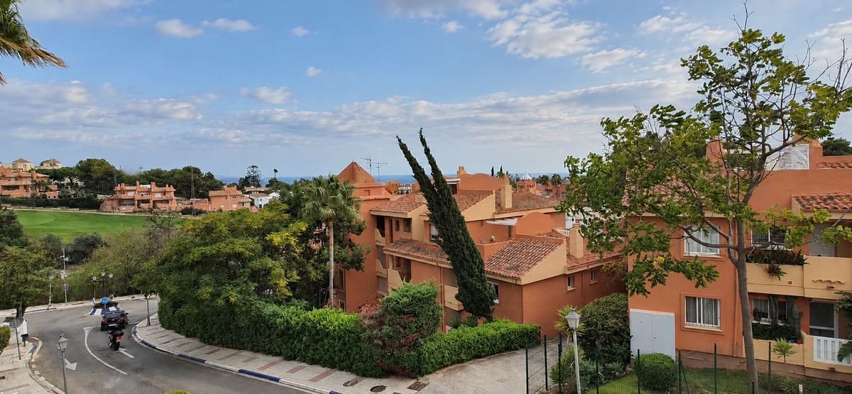 2 bedroom Terraced Villa for sale in La Reserva with pool - € 313,000 (Ref: 10153172)