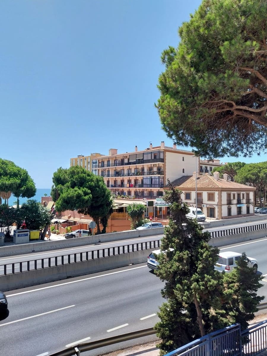 2 quarto Apartamento de Praia para venda em Calahonda com piscina - 390 000 € (Ref: 10153888)