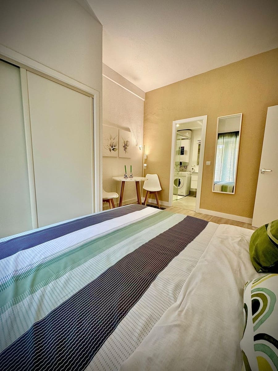 2 quarto Apartamento de Praia para venda em Calahonda com piscina - 390 000 € (Ref: 10153888)