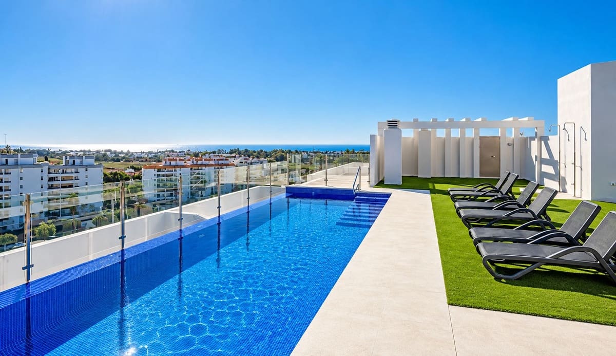 3 bedroom Apartment for sale in Nueva Andalucia with pool garage - € 440,000 (Ref: 10154189)