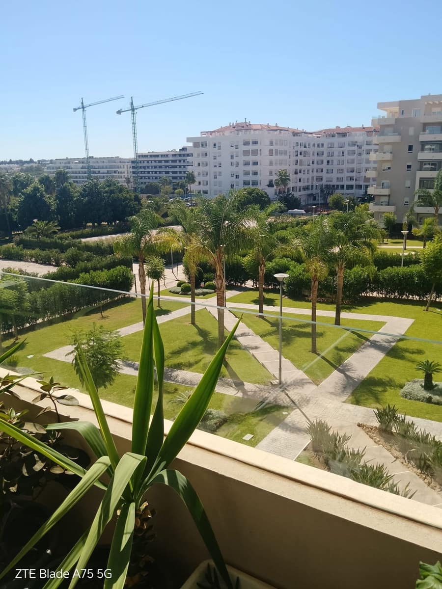 3 bedroom Apartment for sale in Nueva Andalucia with pool garage - € 440,000 (Ref: 10154189)