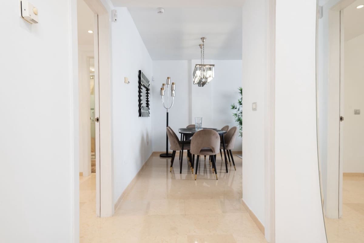 2 Zimmer Strandapartment zu verkaufen in Marbella mit Pool Garage - 1.190.000 € (Ref: 10174270)