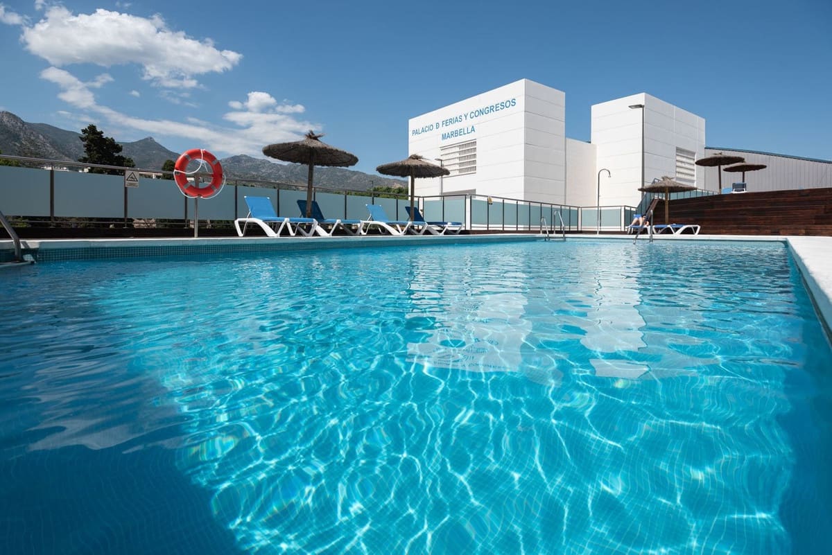 2 Zimmer Strandapartment zu verkaufen in Marbella mit Pool Garage - 1.190.000 € (Ref: 10174270)