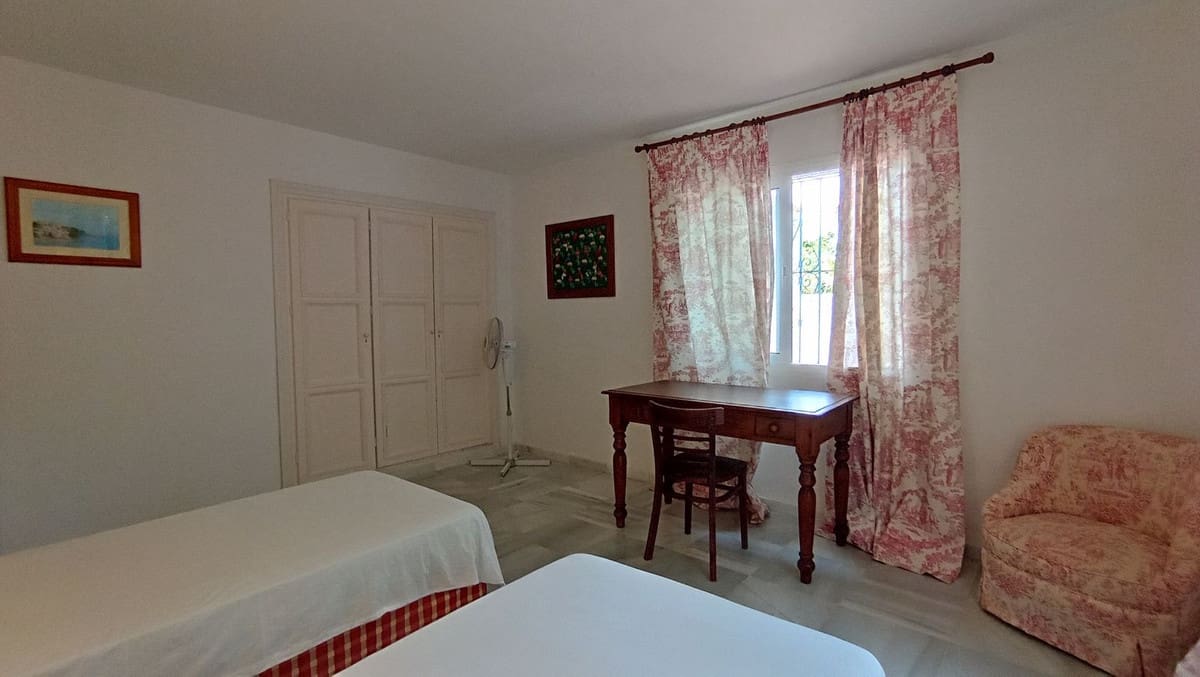 4 soverom Villa til salgs i Artola med svømmebasseng garasje - € 925 000 (Ref: 7679479)