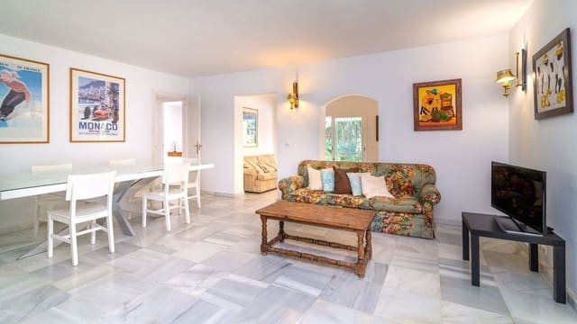 4 sypialnia Willa na sprzedaż w Artola, Marbella z basenem garażem - 925 000 € (Ref: 7679479)