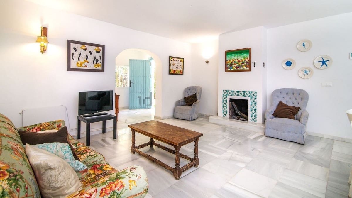 4 soverom Villa til salgs i Artola med svømmebasseng garasje - € 925 000 (Ref: 7679479)