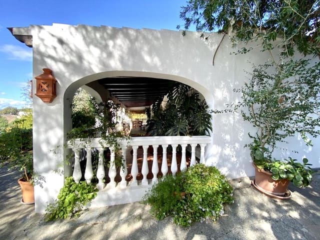 3 soveværelse Finca/Landehus til salg i San Martin del Tesorillo med garage - € 600.000 (Ref: 7868801)