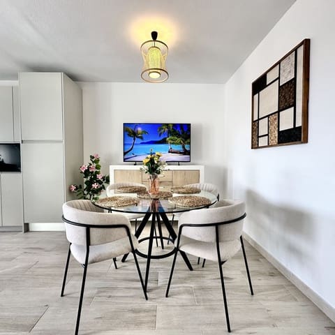 2 bedroom Beach Apartment for sale in Calahonda, Mijas with garage - € 385,000 (Ref: 8292250)