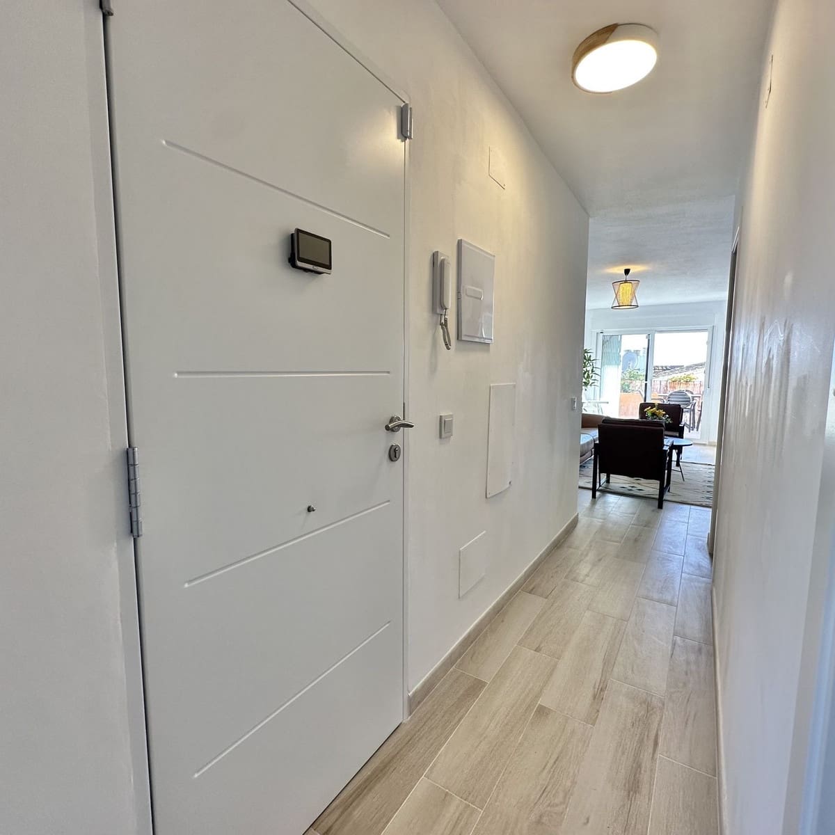 2 bedroom Beach Apartment for sale in Calahonda with garage - € 409,500 (Ref: 8292250)