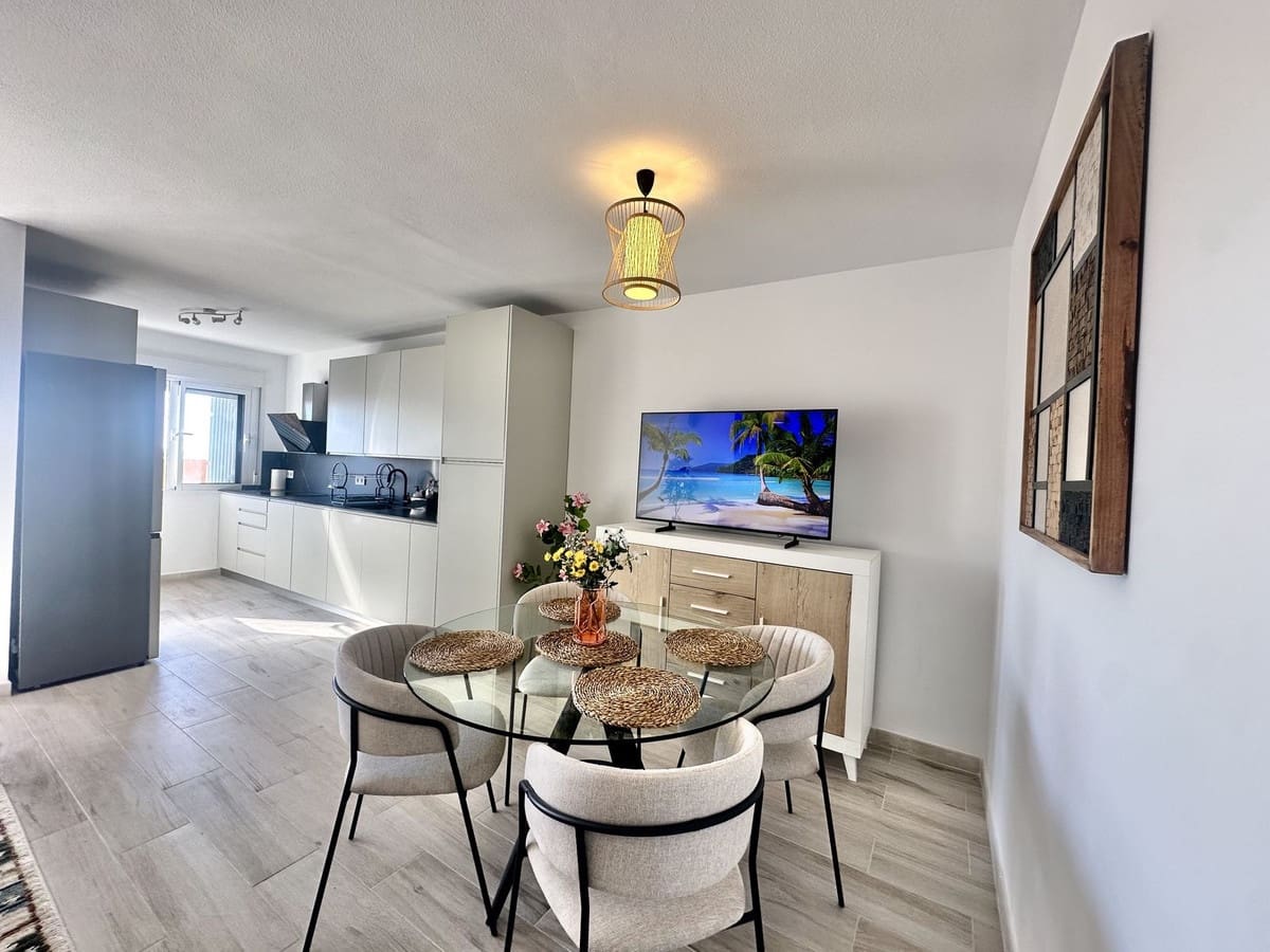 2 bedroom Beach Apartment for sale in Calahonda with garage - € 409,500 (Ref: 8292250)