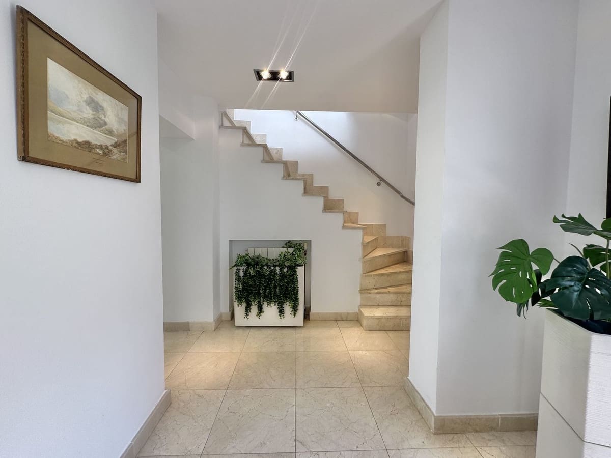 Chalet de 4 habitaciones en Calahonda en venta con piscina garaje - 899.000 € (Ref: 8488252)