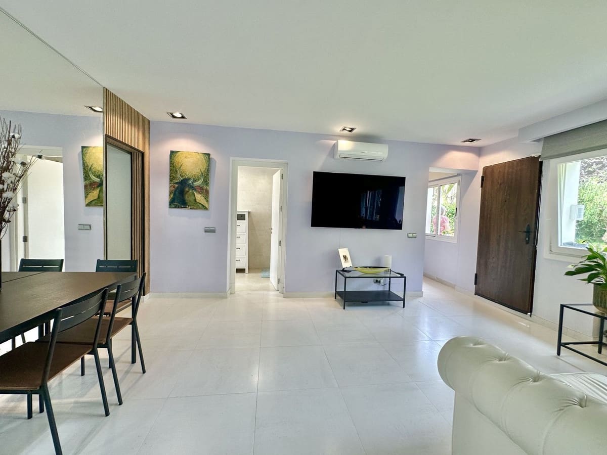 Chalet de 4 habitaciones en Calahonda en venta con piscina garaje - 899.000 € (Ref: 8488252)