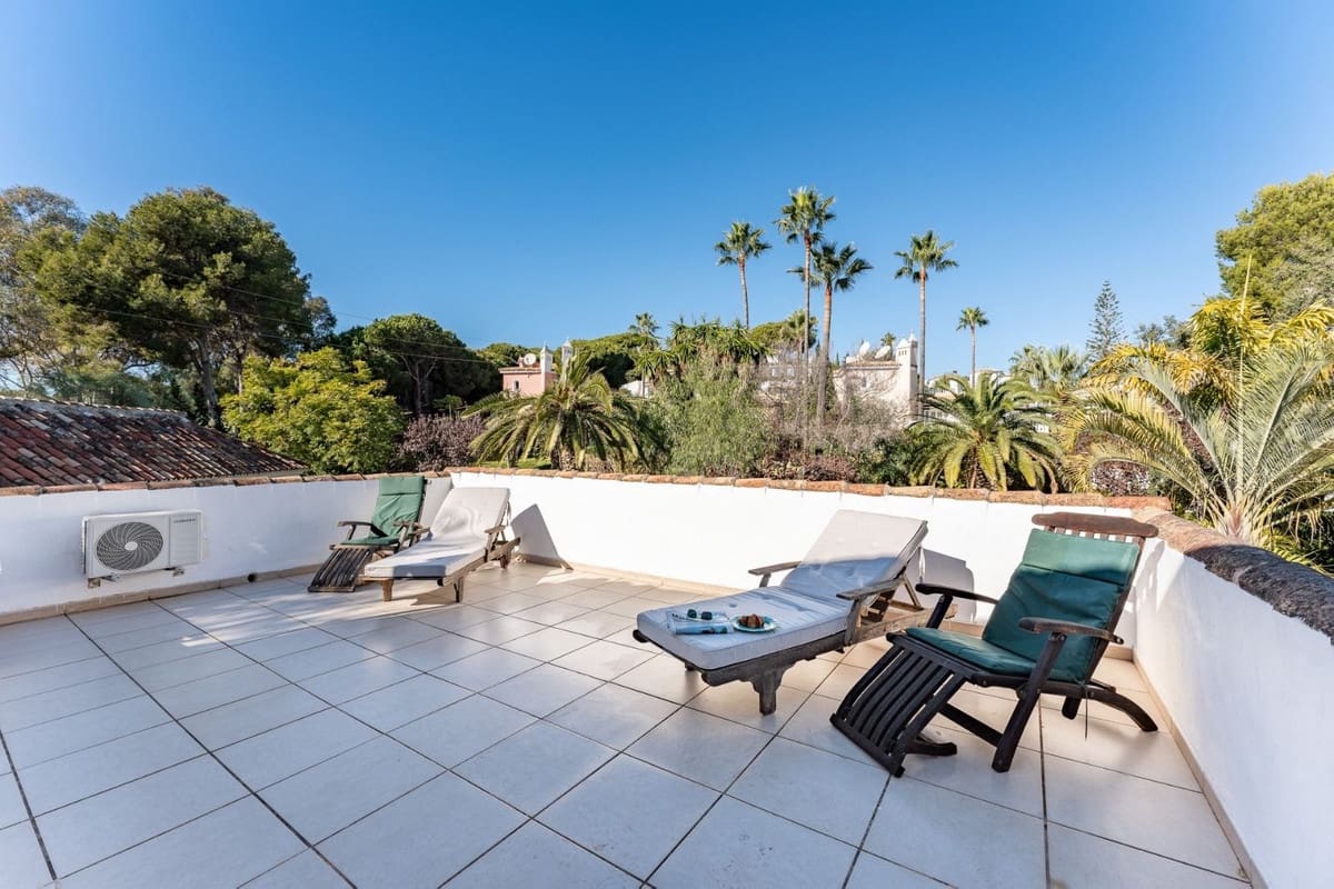 Chalet de 4 habitaciones en Calahonda en venta con piscina garaje - 899.000 € (Ref: 8488252)