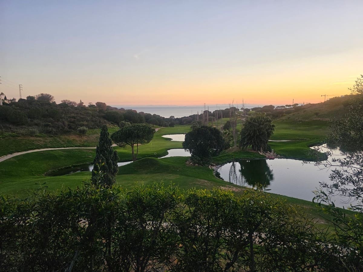 Chalet de 4 habitaciones en Calahonda en venta con piscina garaje - 899.000 € (Ref: 8488252)