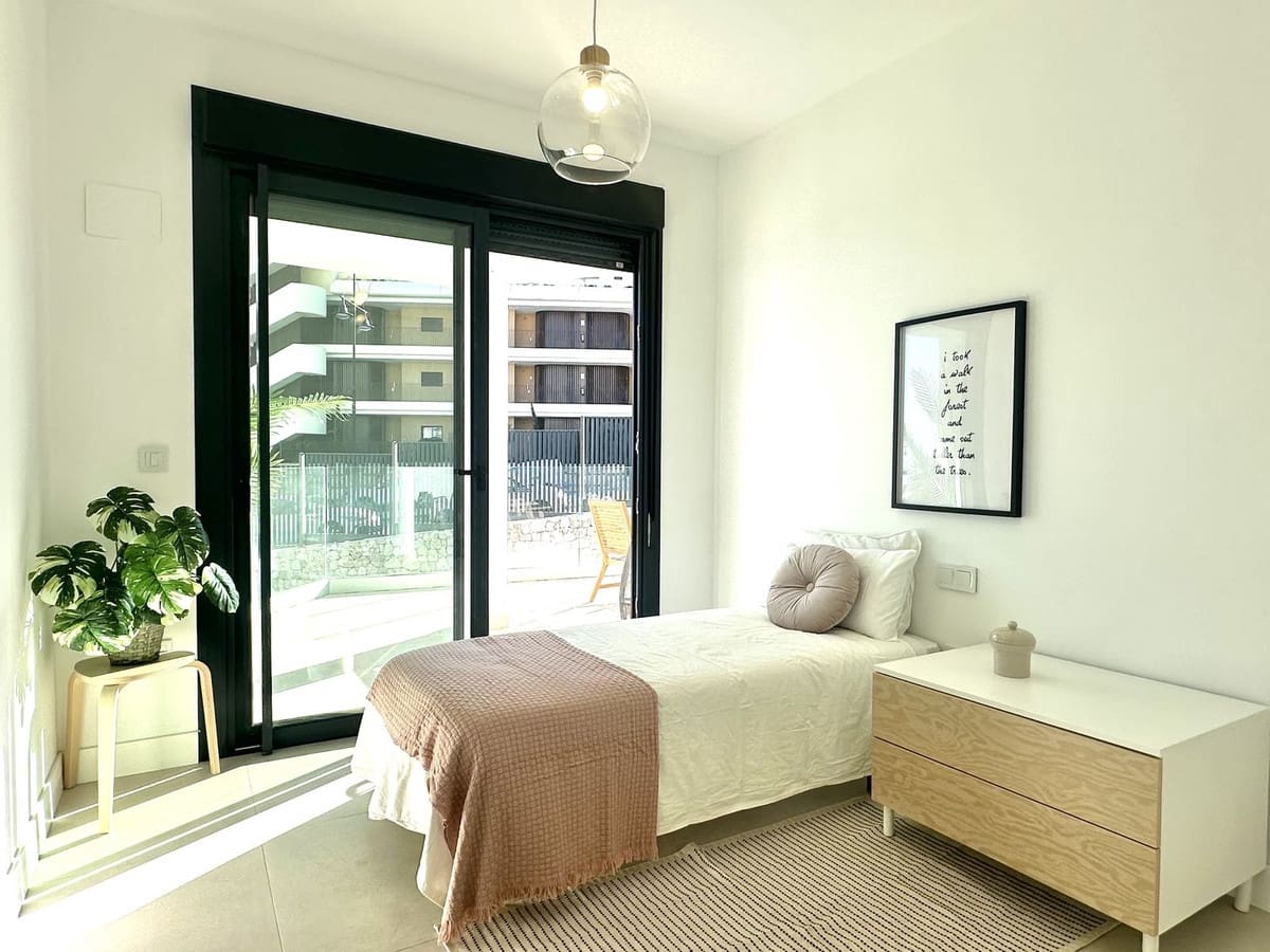 2 bedroom Apartment for sale in Fuengirola with pool garage - € 509,000 (Ref: 8678787)