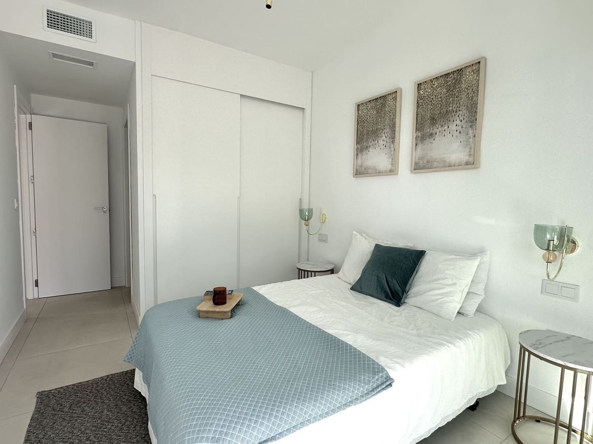 2 bedroom Apartment for sale in Fuengirola with pool garage - € 509,000 (Ref: 8678787)