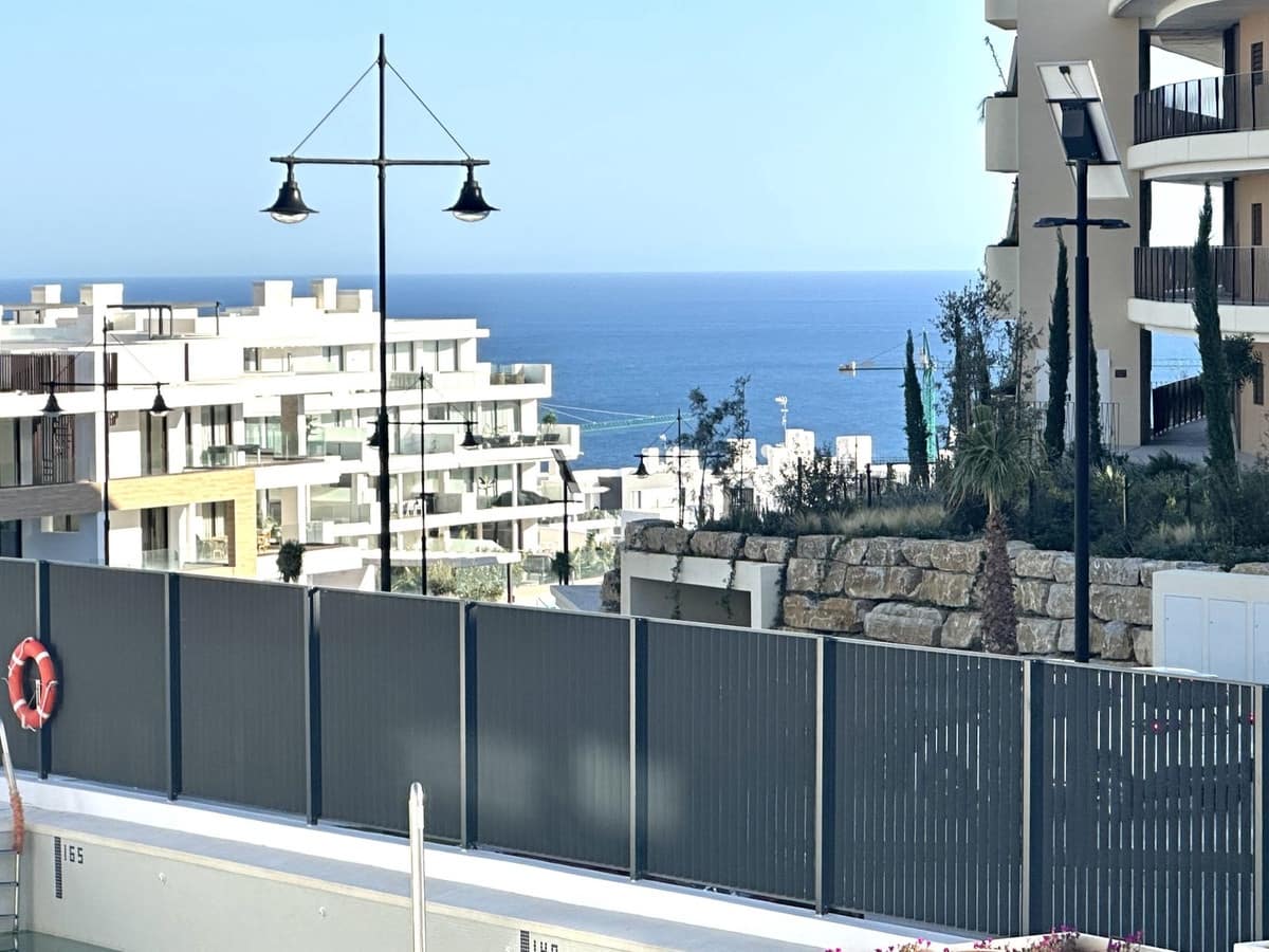 2 bedroom Apartment for sale in Fuengirola with pool garage - € 509,000 (Ref: 8678787)