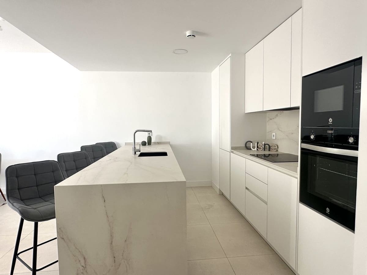 2 soverom Leilighet til salgs i Fuengirola med svømmebasseng garasje - € 509 000 (Ref: 8678787)