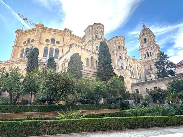 4 bedroom Apartment for sale in Málaga city with garage - € 750,000 (Ref: 8729003)