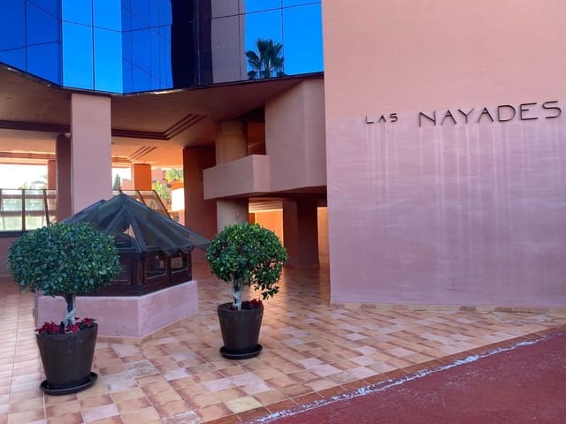 2 quarto Penthouse para venda em Guadalmansa, Estepona com piscina garagem - 650 000 € (Ref: 8744504)