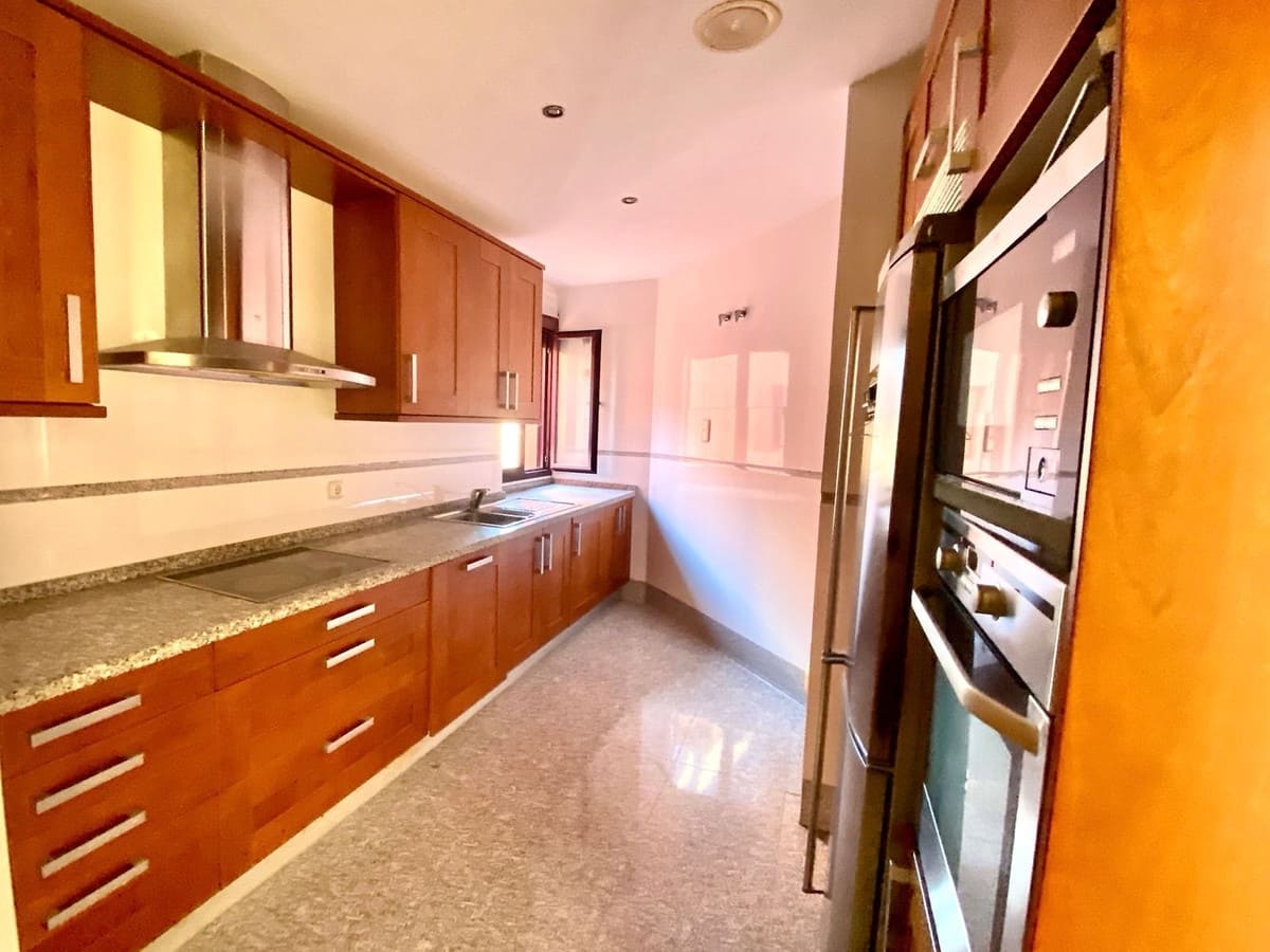 2 bedroom Penthouse for sale in Guadalmansa with pool garage - € 650,000 (Ref: 8744504)