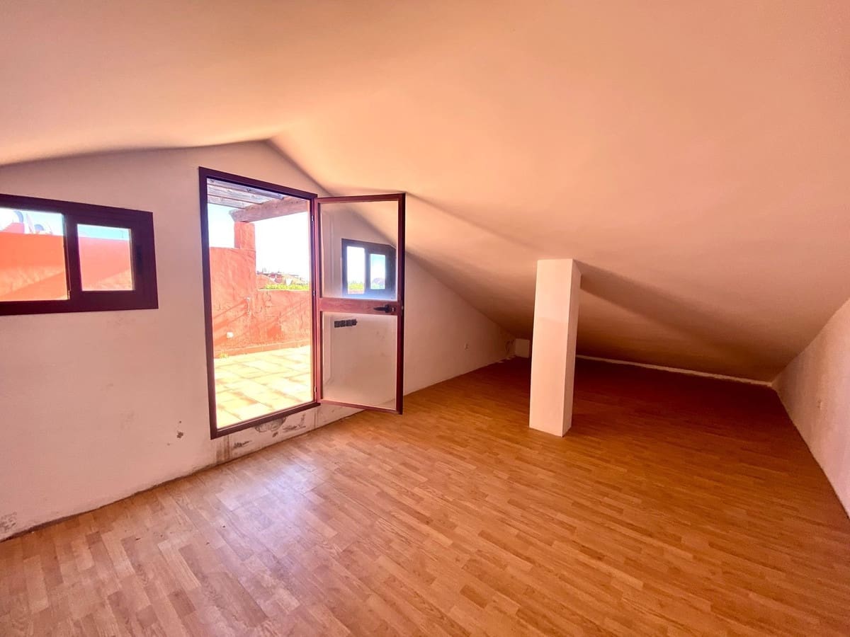 2 bedroom Penthouse for sale in Guadalmansa with pool garage - € 650,000 (Ref: 8744504)