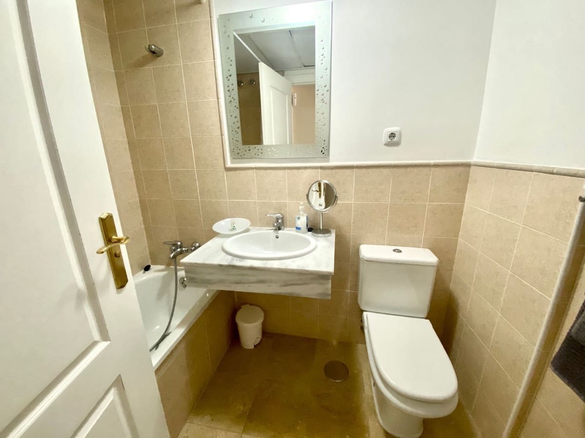 2 bedroom Apartment for sale in Manilva with pool - € 262,500 (Ref: 8754592)