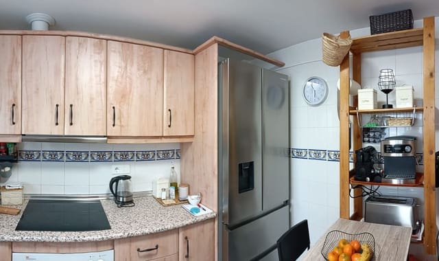 3 makuuhuone Omakotitalo myytävänä paikassa Guadiaro, San Roque - 259 900 € (Ref: 8862282)