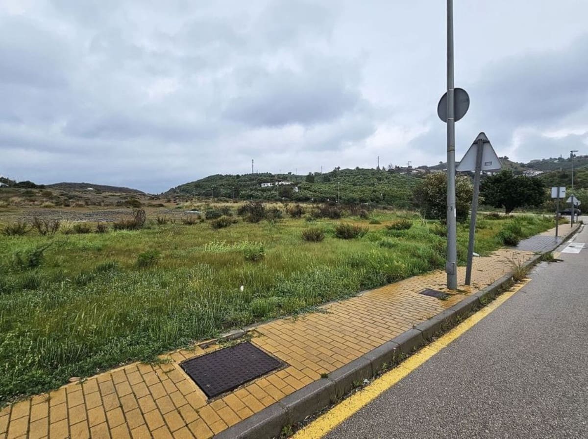 Undeveloped Land for sale in La Cala de Mijas - € 3,500,000 (Ref: 8875140)