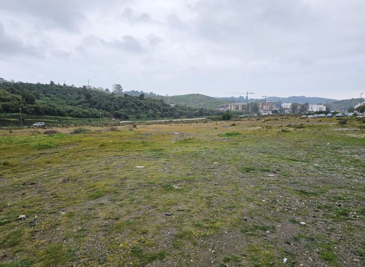 Undeveloped Land for sale in La Cala de Mijas - € 3,500,000 (Ref: 8875140)